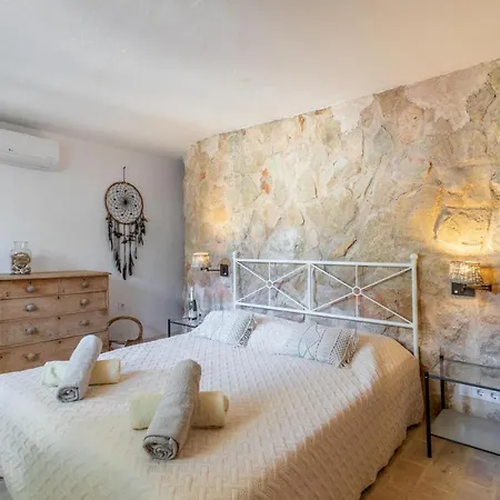 Donzella Villa *