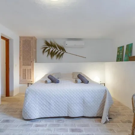 Donzella Villa
